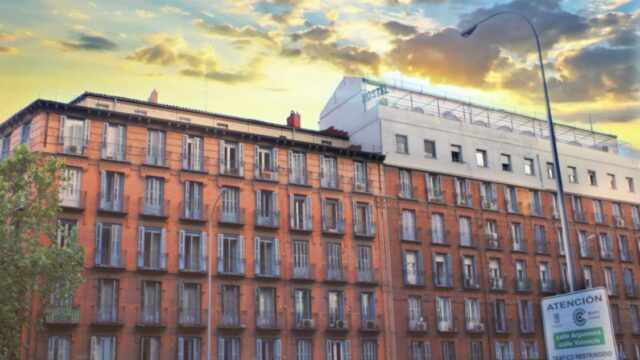 hostal planta 7 (hostel in atocha, madrid) (3)
