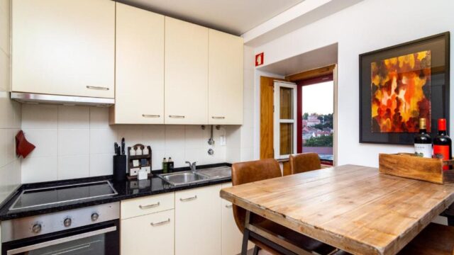 the explorers home sunny stylish family friendly apartment 1