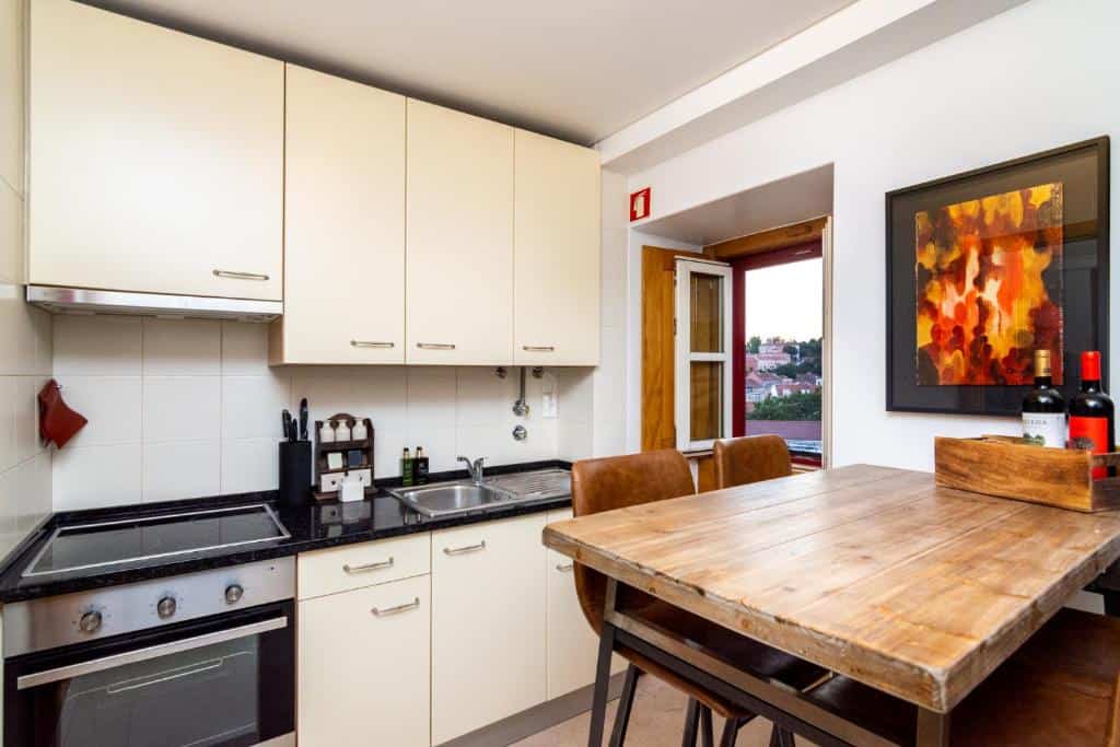 the explorers home sunny stylish family friendly apartment 1