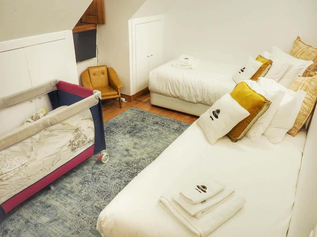 the explorers home sunny stylish family friendly apartment 10
